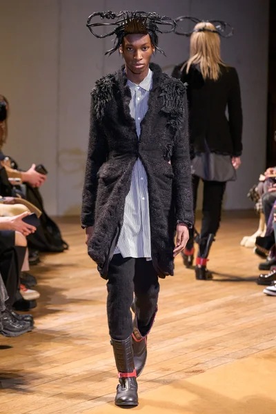 Look 18